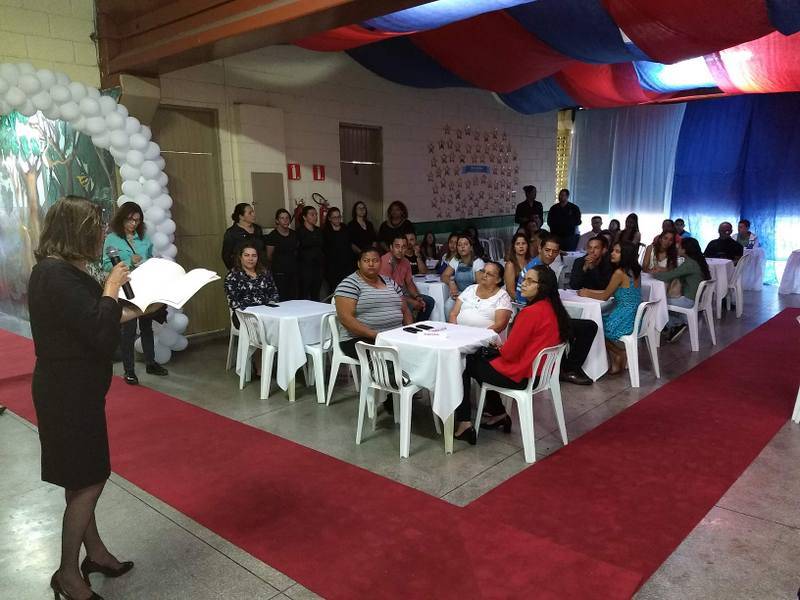 Lançamento Livro Alunos Escola Hortência