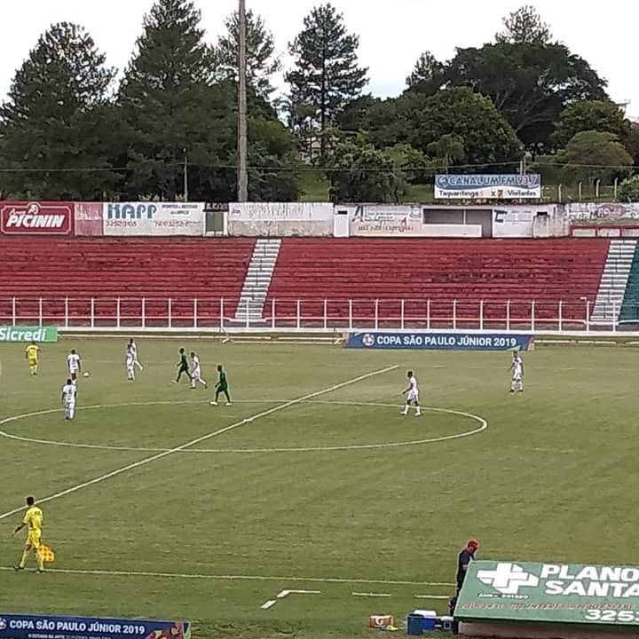 Tricolor saiu na frente com gol de Gustavo, mas o Bugre deixou tudo igual ainda no primeiro tempo
