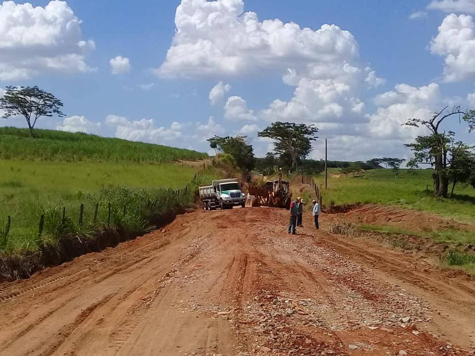 PREFEITURA INTENSIFICA OBRAS DE MANUTENÇÃO E LIMPEZA NO MUNICÍPIO