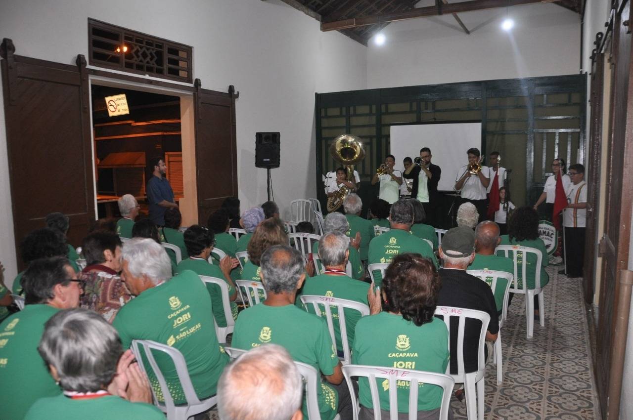 Atletas de Caçapava recebem homenagem pela participação nos Jogos Regionais dos Idosos