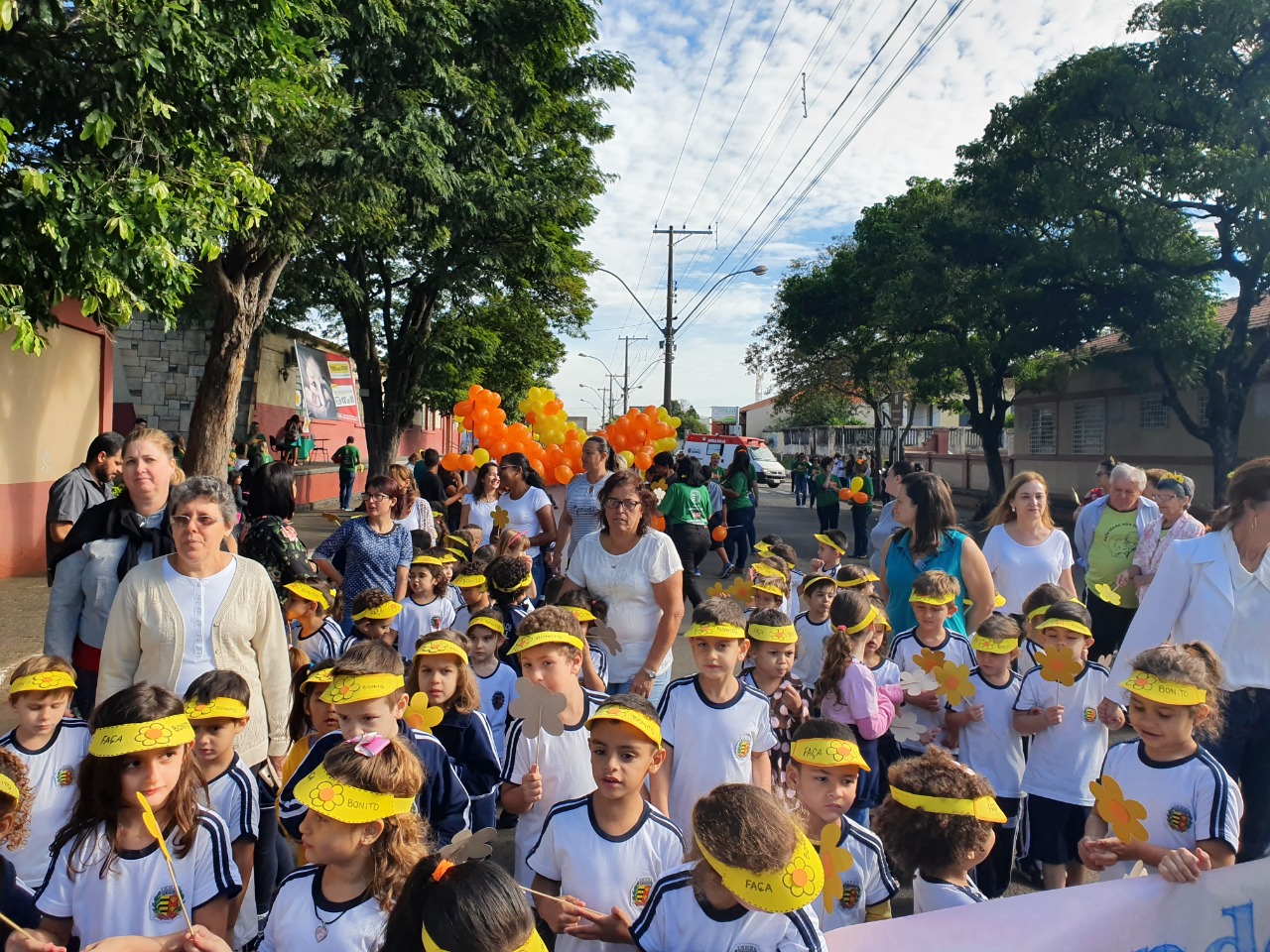 Cedral Realiza Caminhada e Pro