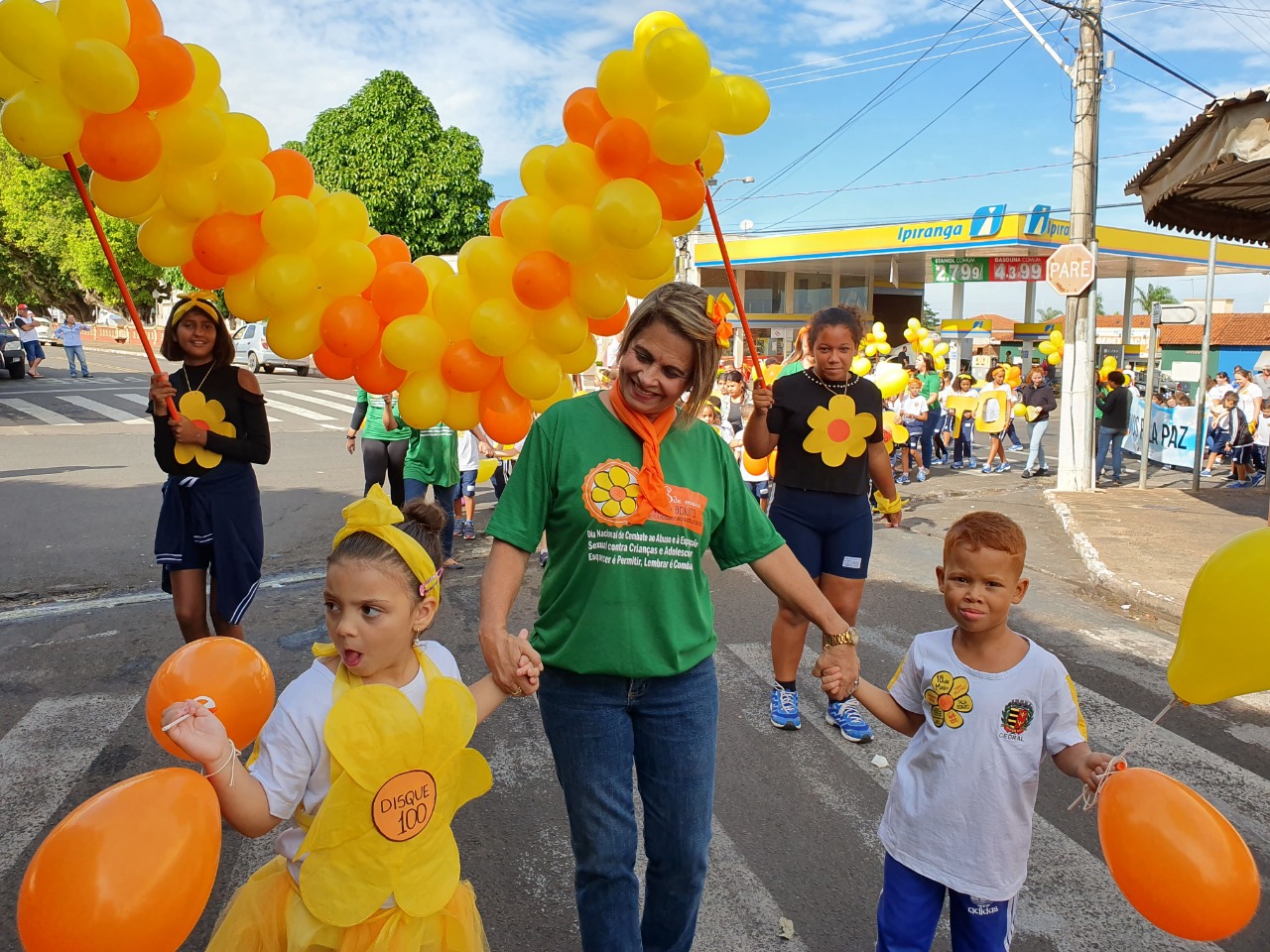 Cedral Realiza Caminhada e Pro