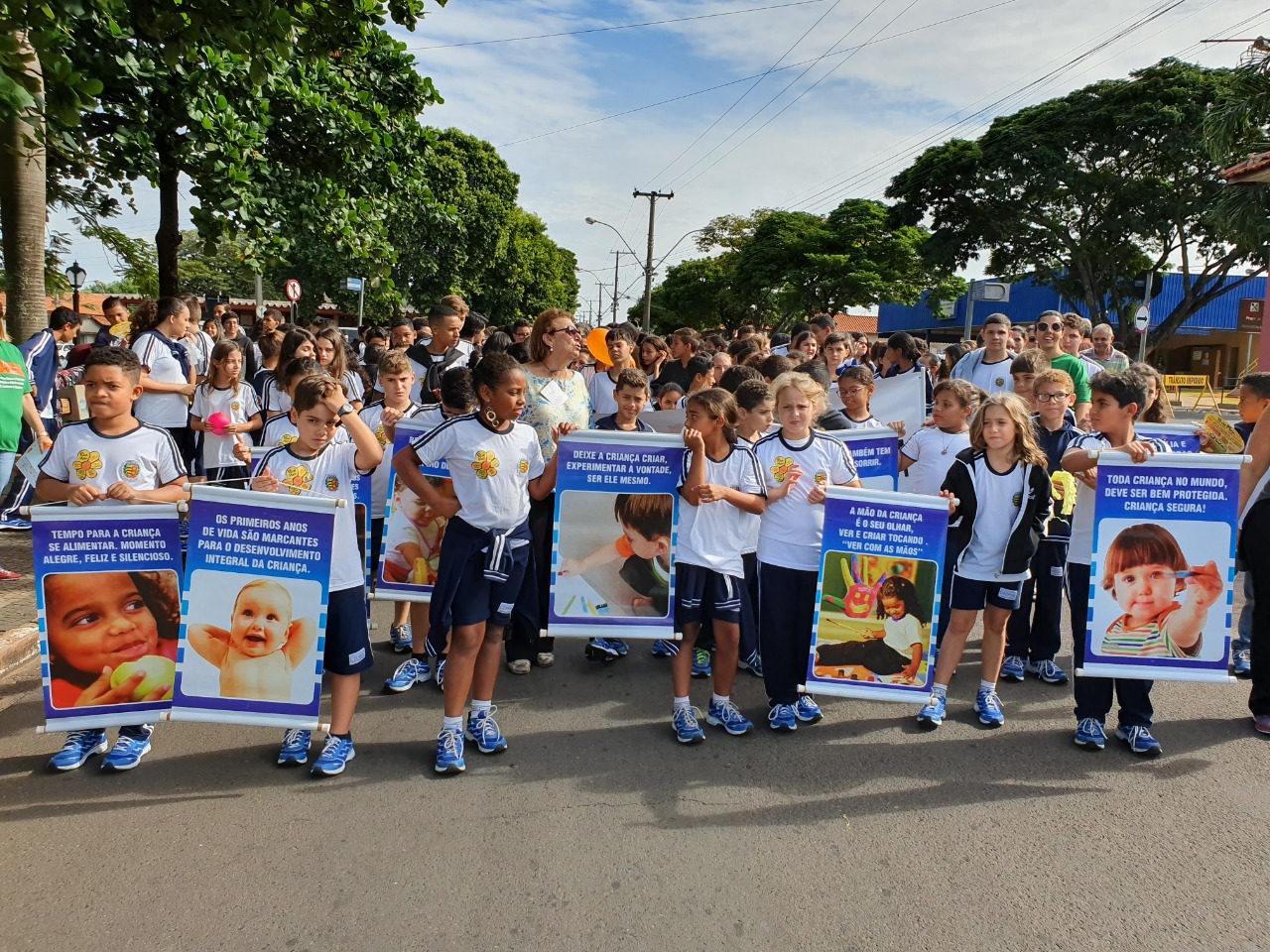 Cedral Realiza Caminhada e Pro