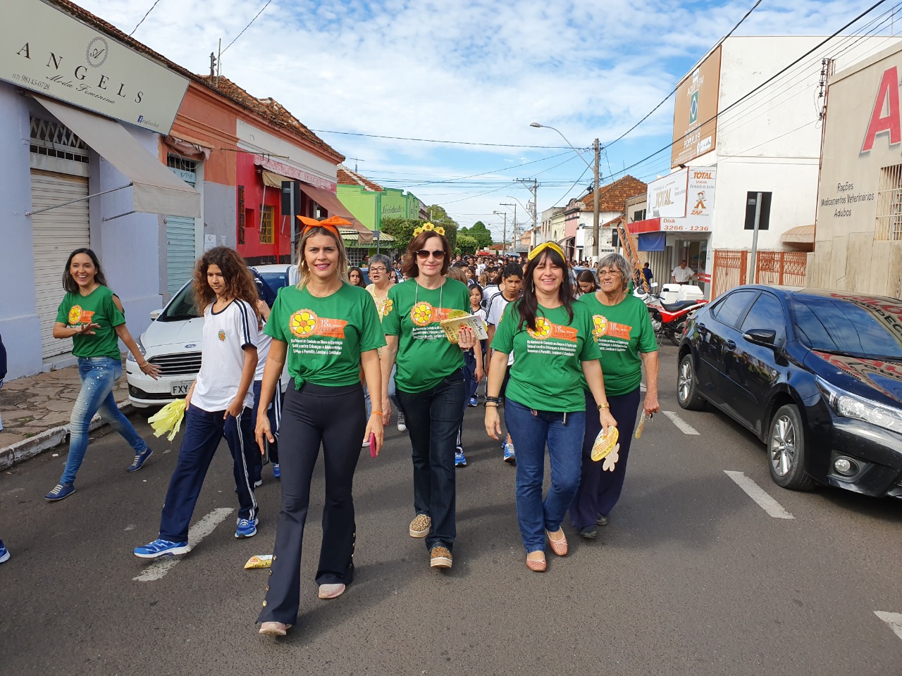 Cedral Realiza Caminhada e Pro