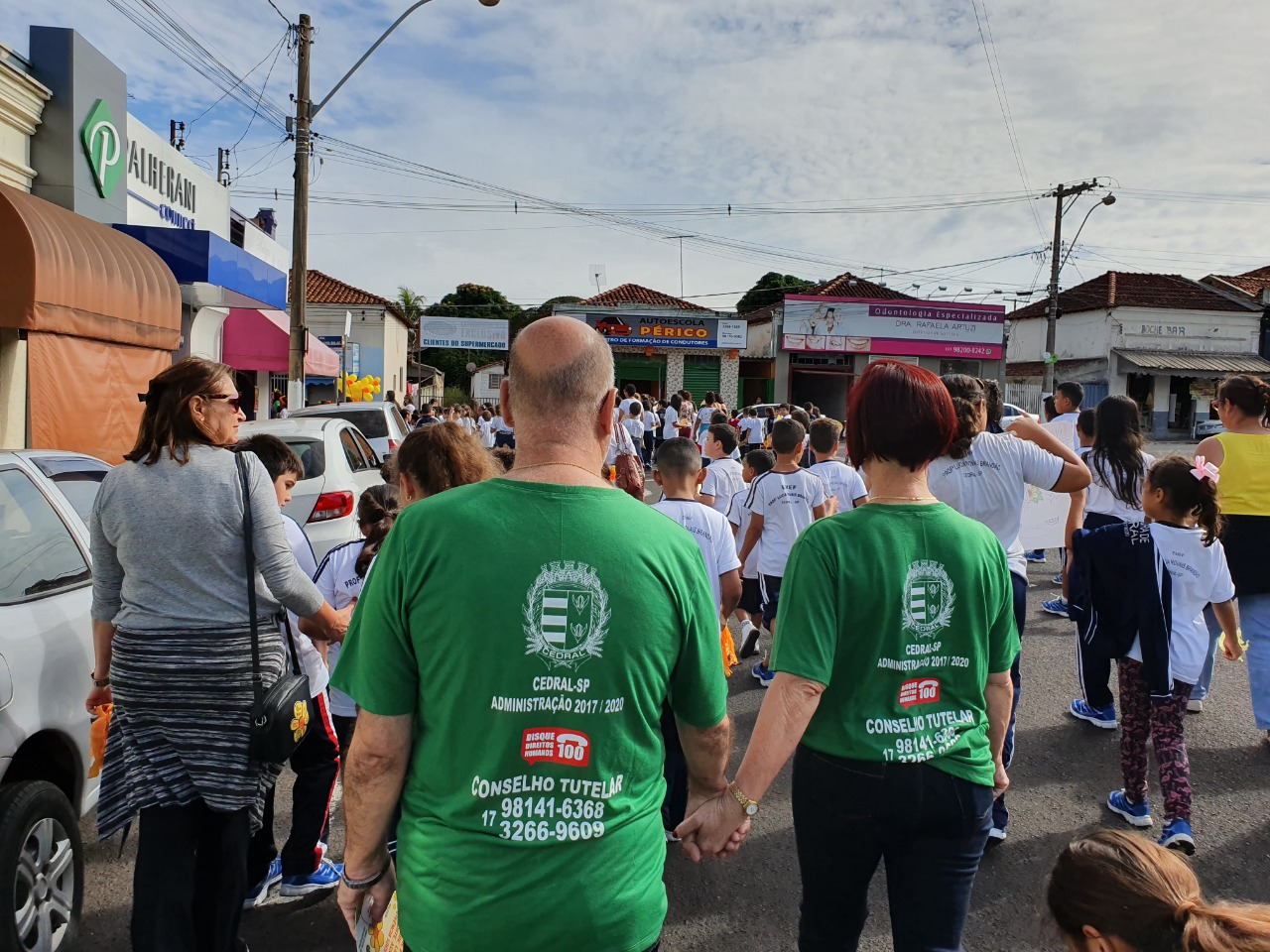 Cedral Realiza Caminhada e Pro