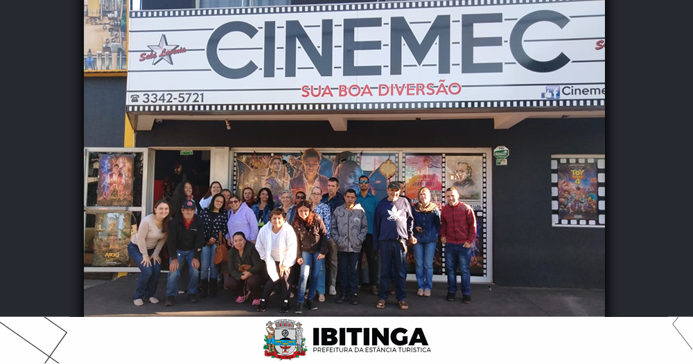 Frequentadores do CAPS são levados ao cinema, em Ibitinga