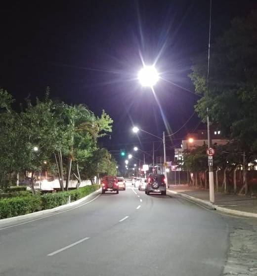 Avenida Brasil recebe iluminação de lâmpadas de LED
