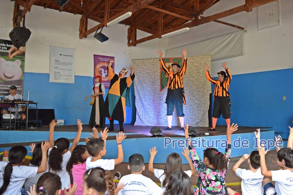 Teatro Emef 13 Agosto