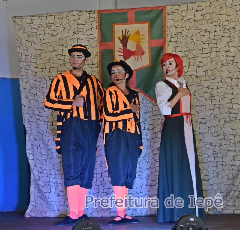 Teatro Emef 13 Agosto