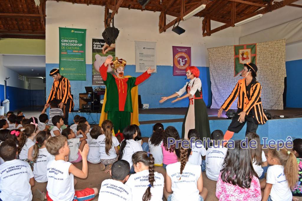 Teatro Emef 13 Agosto