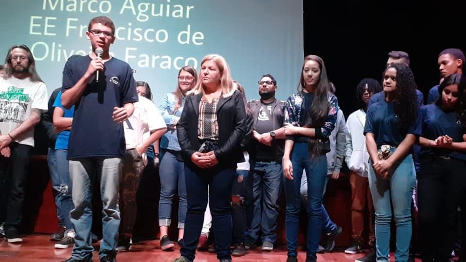 QUADRA SE APRESENTA COM ALUNOS DA REDE ESTADUAL EM BOTUCATU