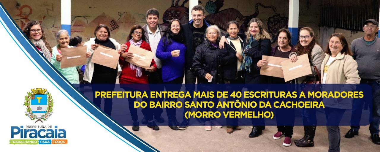 Prefeitura entrega quadra revitalizada, academia ao ar livre e mais de 40 escrituras no bairro Santo Antônio da Cachoeira