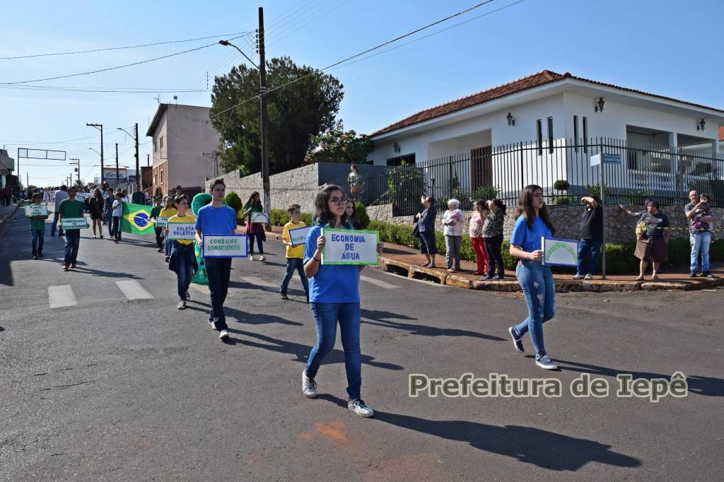 Desfile Cívico Ii