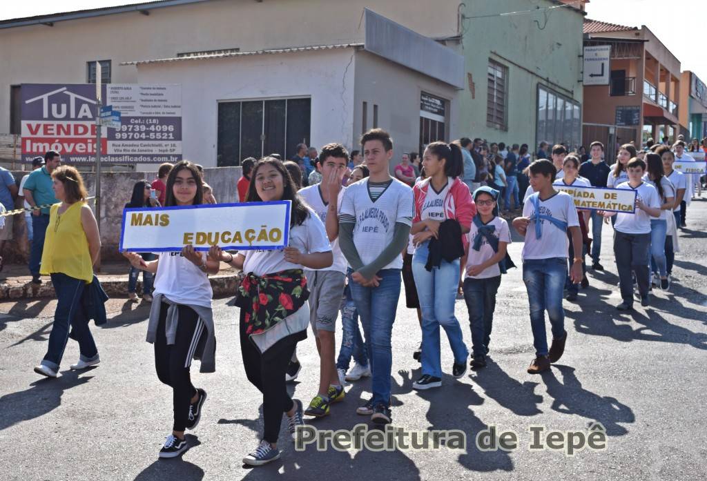 Desfile Cívico Ii