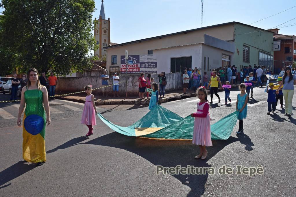 Desfile Cívico Ii