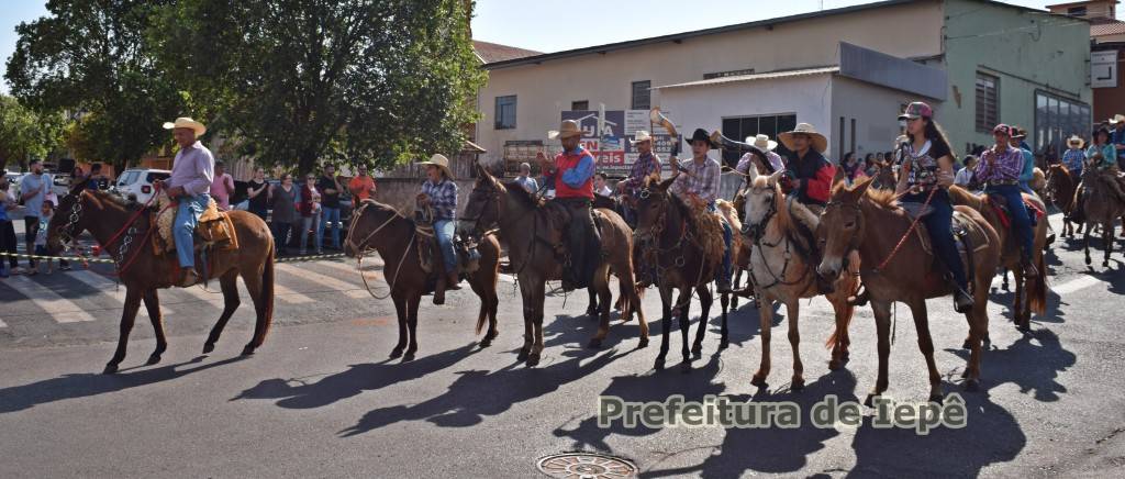 Desfile Cívico Ii