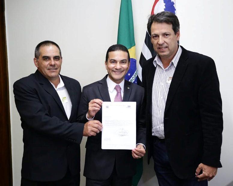 EM BUSCA DE RECURSOS PARA TIMBURI
