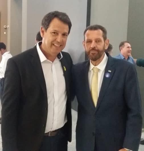 PREFEITO DE TIMBURI ASSINA CONVÊNIO EM SÃO PAULO