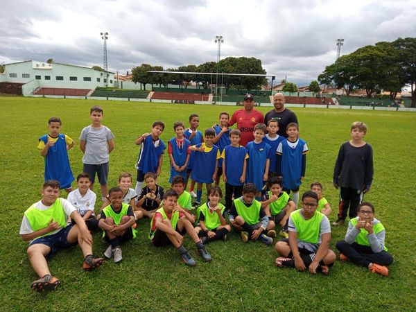 Projeto craques bom de bola/ escolinha de futebol de campo