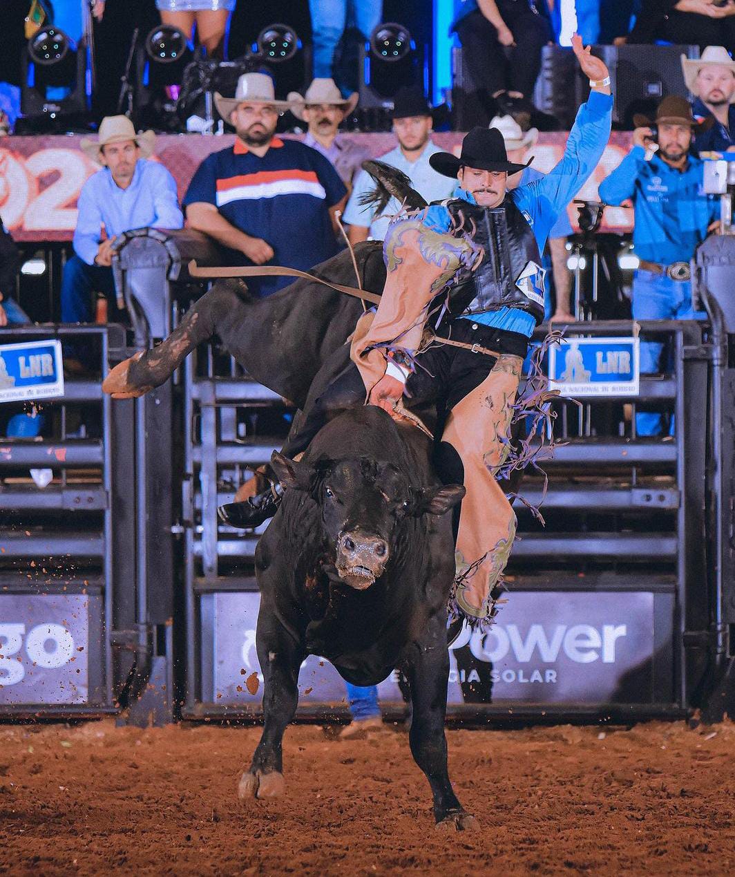 Campeão em Barretos, jovem peão planeja competir nos EUA - Portal Gerais