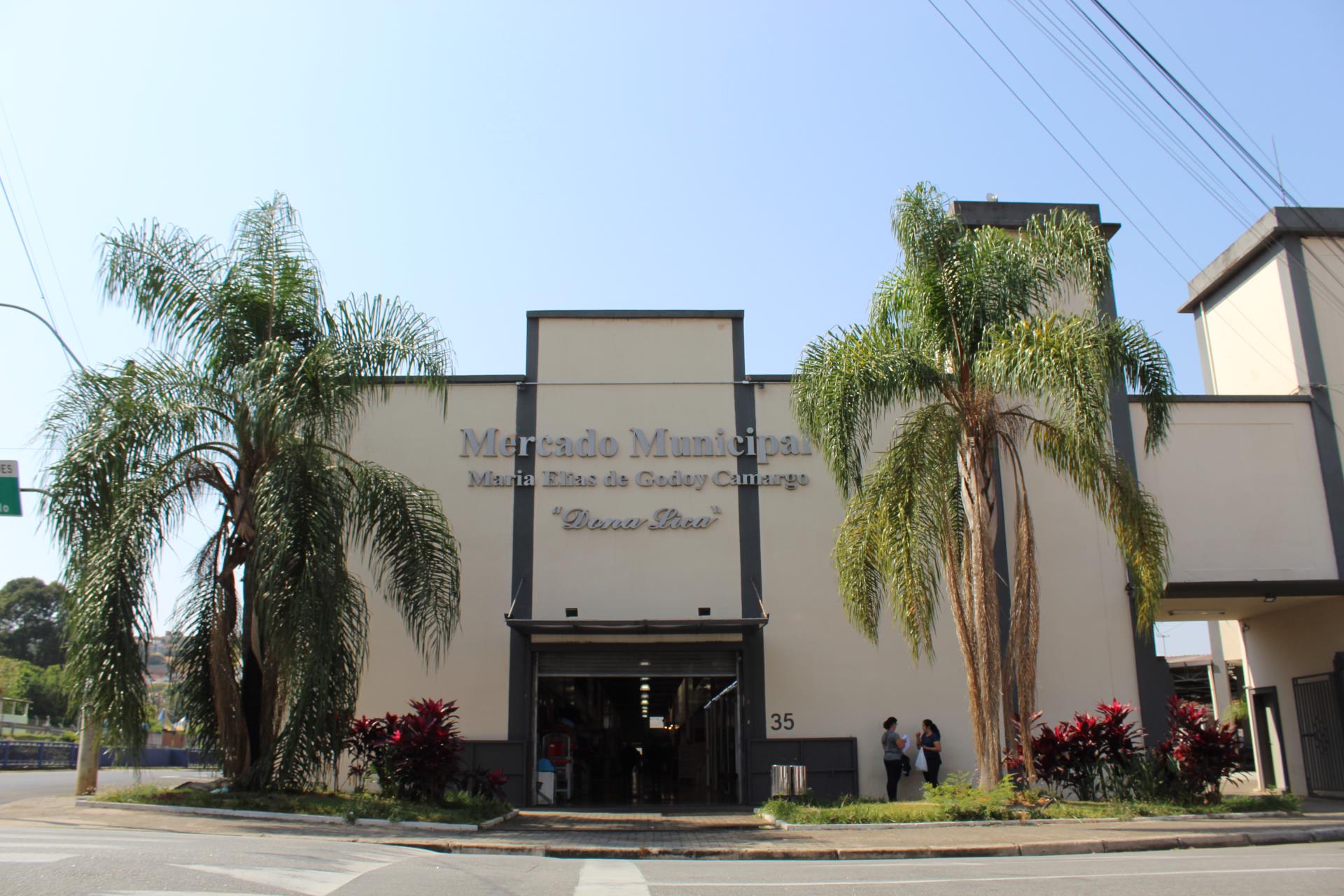 MercadaoEstacionamento frente