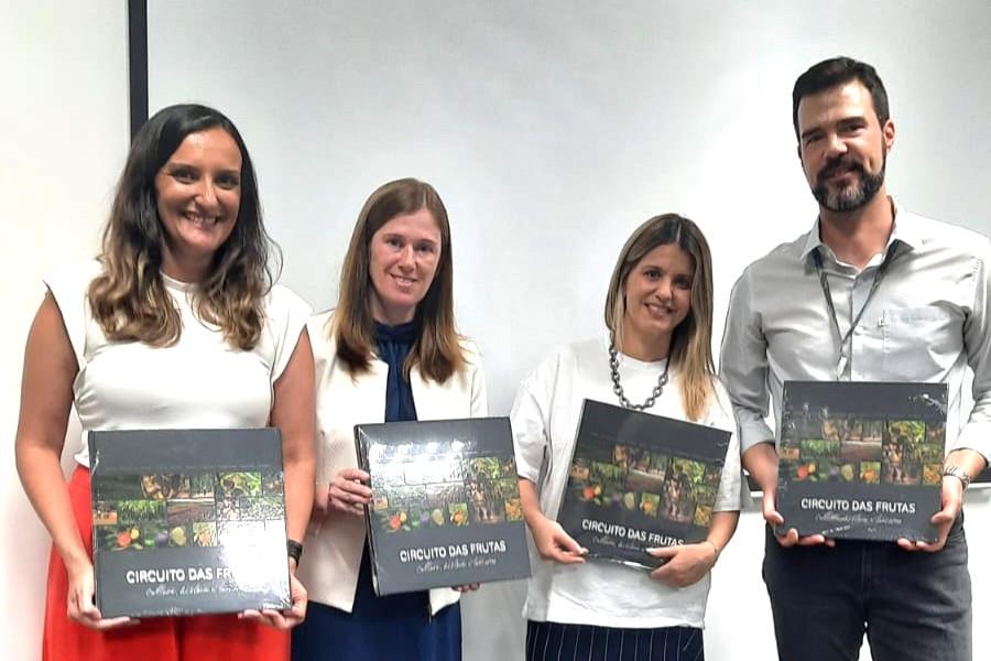Circuito das Frutas livros 01 - crédito PMI