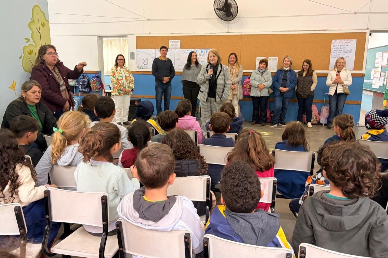 Abertura oficial Sala de Leitura Cemei Curi&oacute; - Camila de Magalh&atilde;es PMI