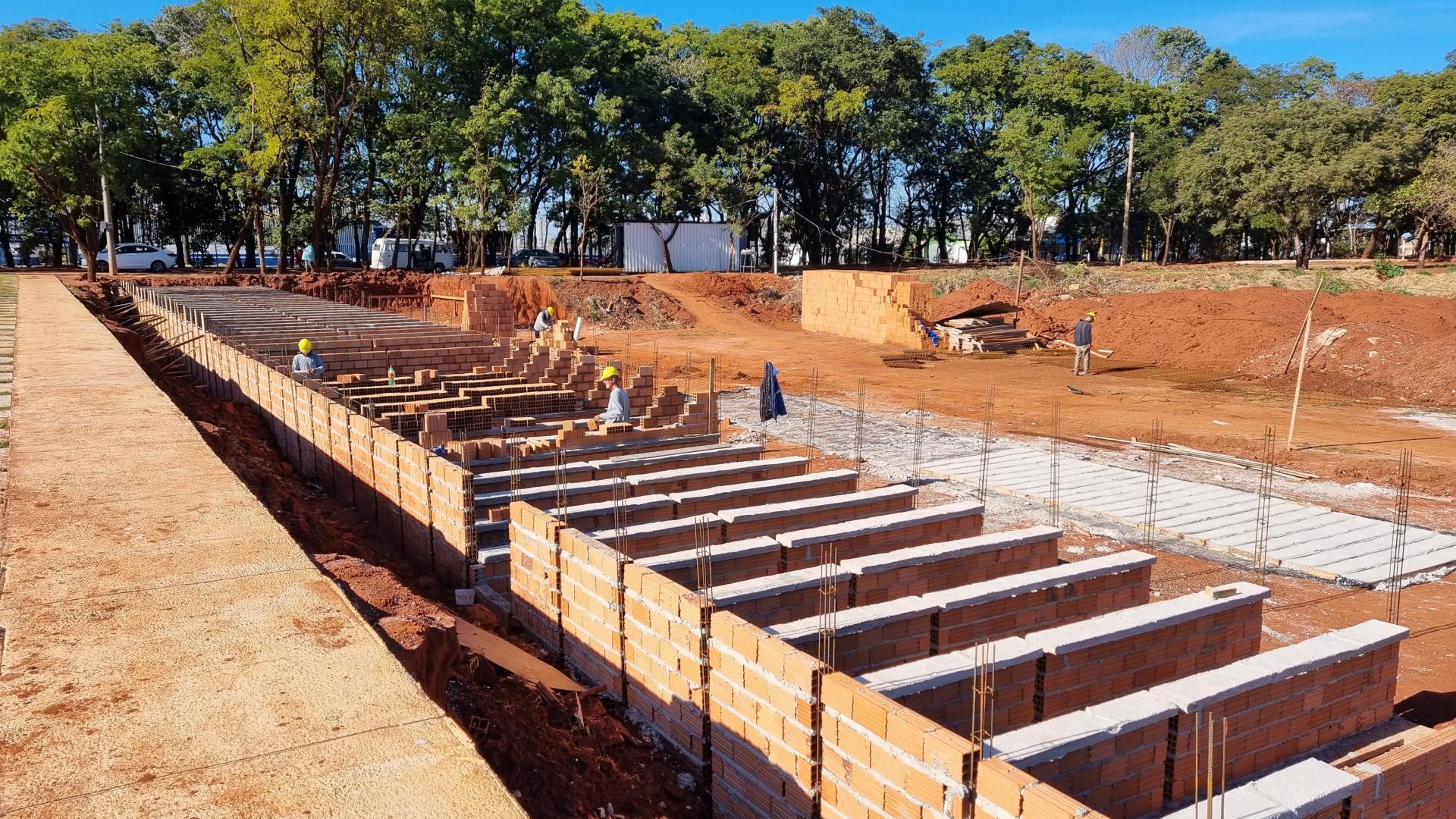 foto06 Constru&ccedil;&atilde;o de novas sepulturas no Cemit&eacute;rio dos Britos prossegue em ritmo forte 3jul23 Tet&ecirc; Viviani