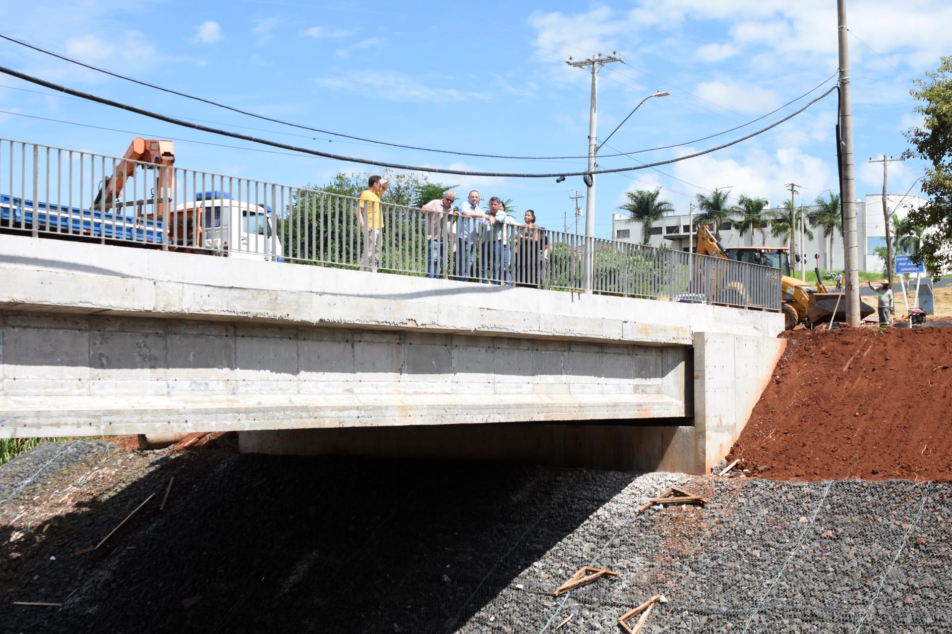 foto08 Prefeito Edinho vistoria obra de ponte de acesso ao Jardim Paraíso, zona norte de Araraquara 7mar24 Tetê Viviani