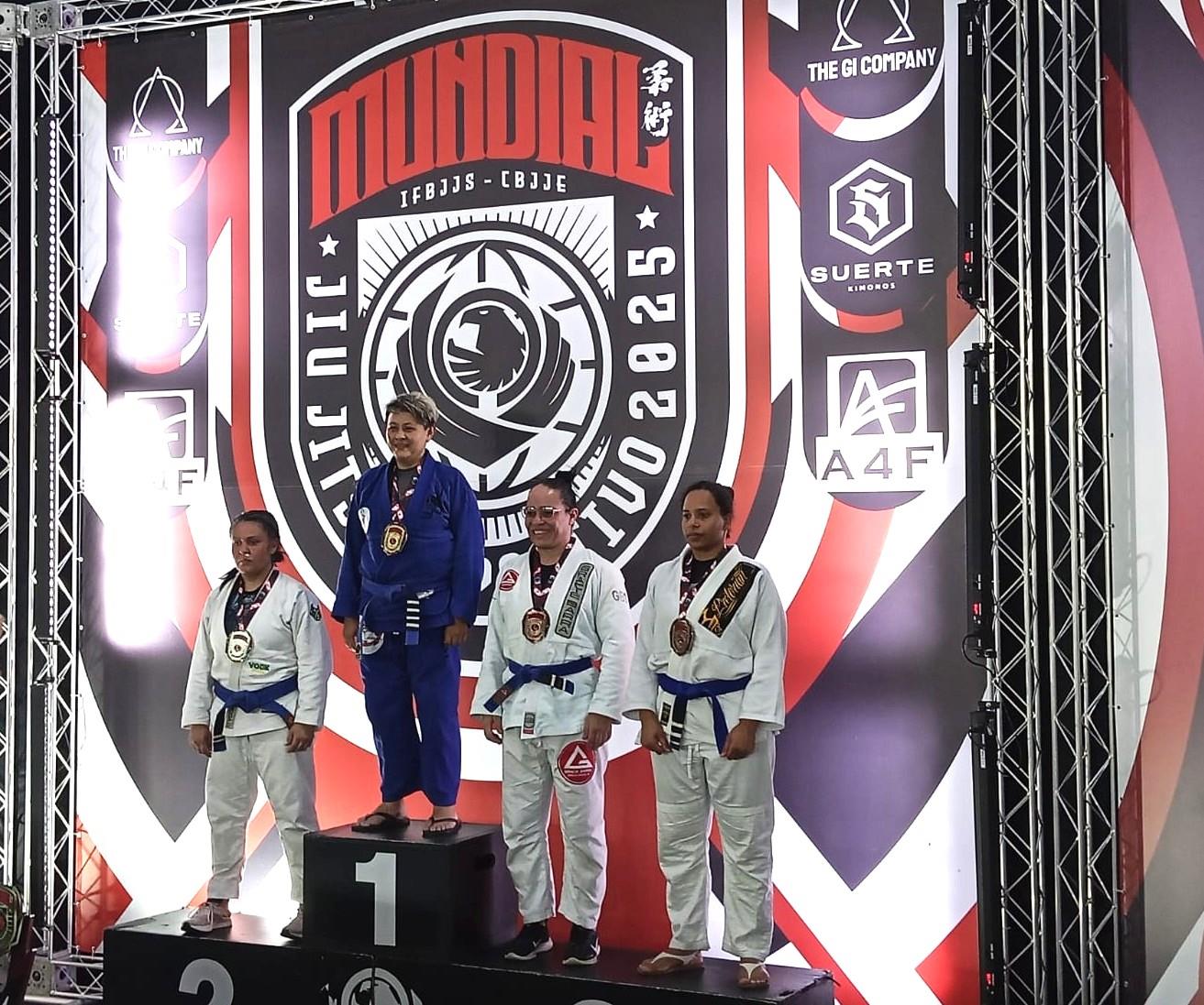 01- Luana Renata Lourenço dos Santos  conquistou medalha de bronze no Campeonato Mundial de Jiu-Jitsu