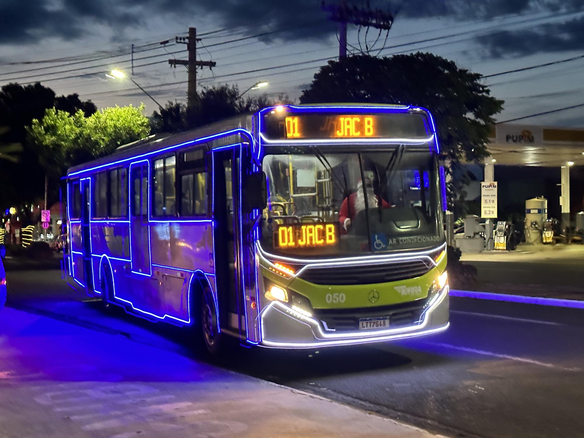 ônibus iluminado 01