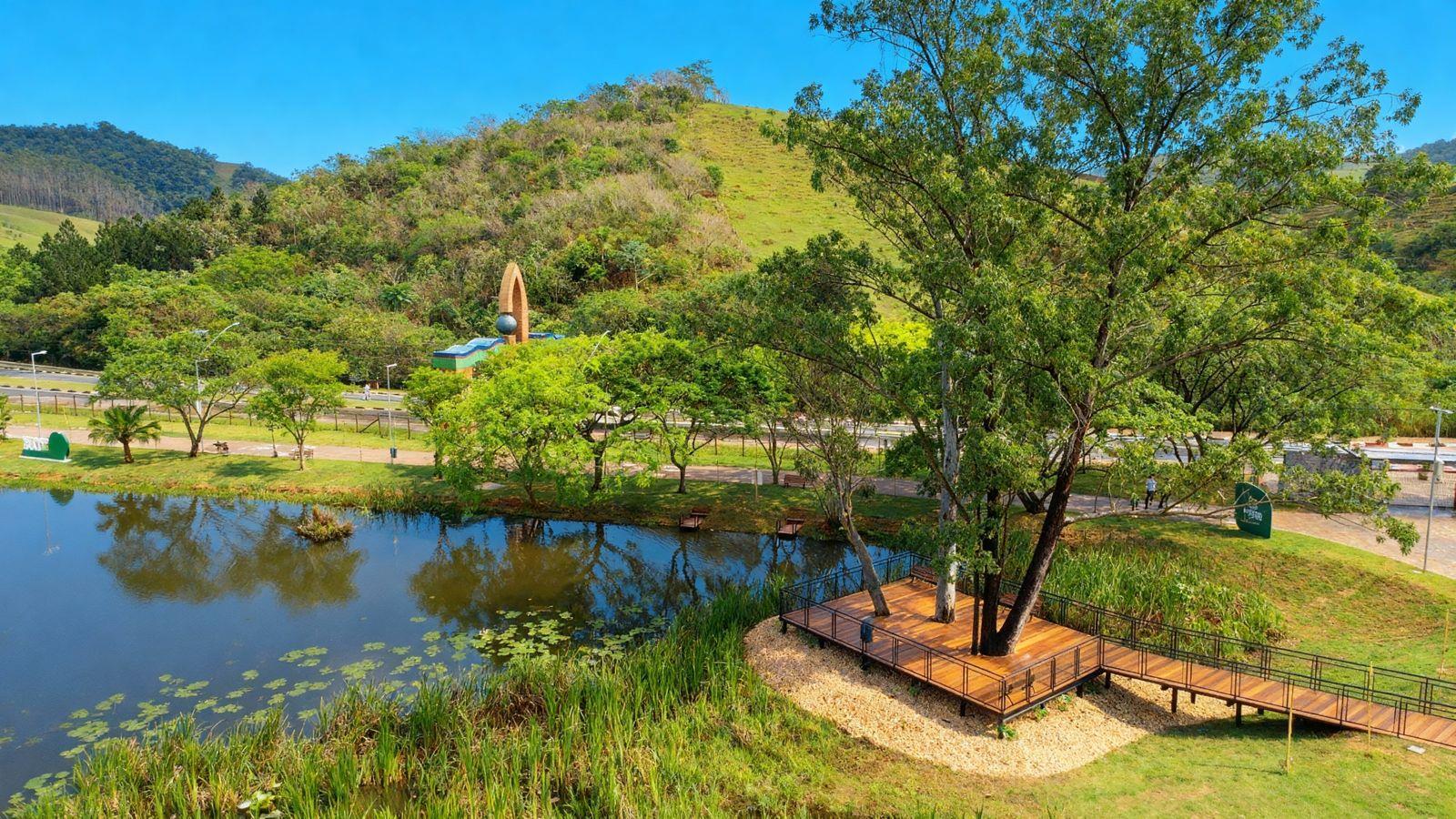 Parque do lago deque