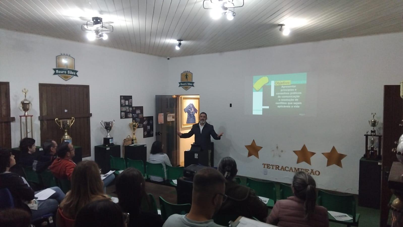 Prefeitura dá continuidade à série de palestras sobre saúde mental e relações no trabalho (1)