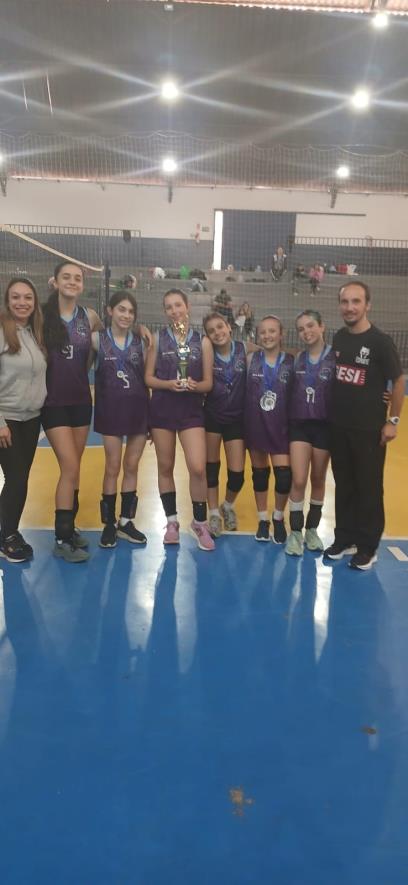 Equipe municipal feminina de v&ocirc;lei Sub-14 conquista 4&ordm; lugar em torneio regional (2)