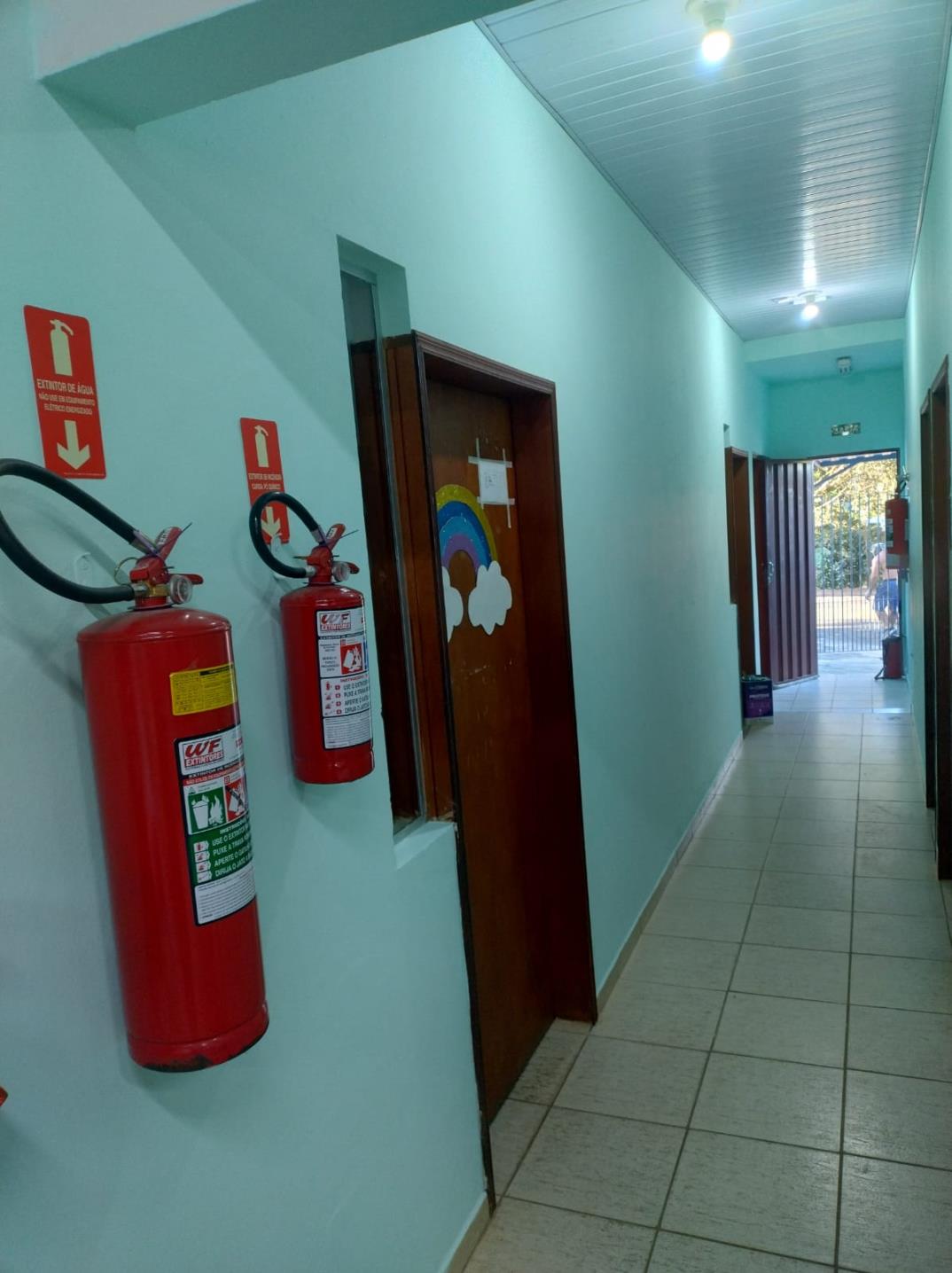 EMEB Artimede Alves da Cunha está recebendo nova pintura (2)