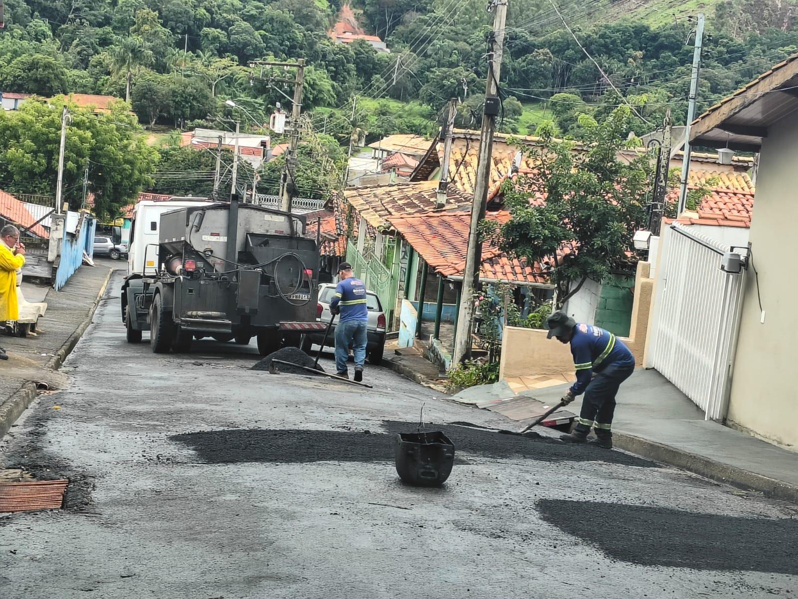 Prefeitura realiza a&ccedil;&atilde;o de tapa-buracos no Distrito de Mostardas (2)
