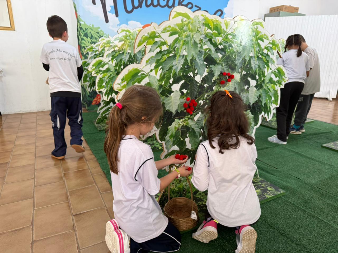 Projeto &ldquo;Do P&eacute; &agrave; X&iacute;cara&rdquo; inicia atividades com alunos da rede municipal  (2)