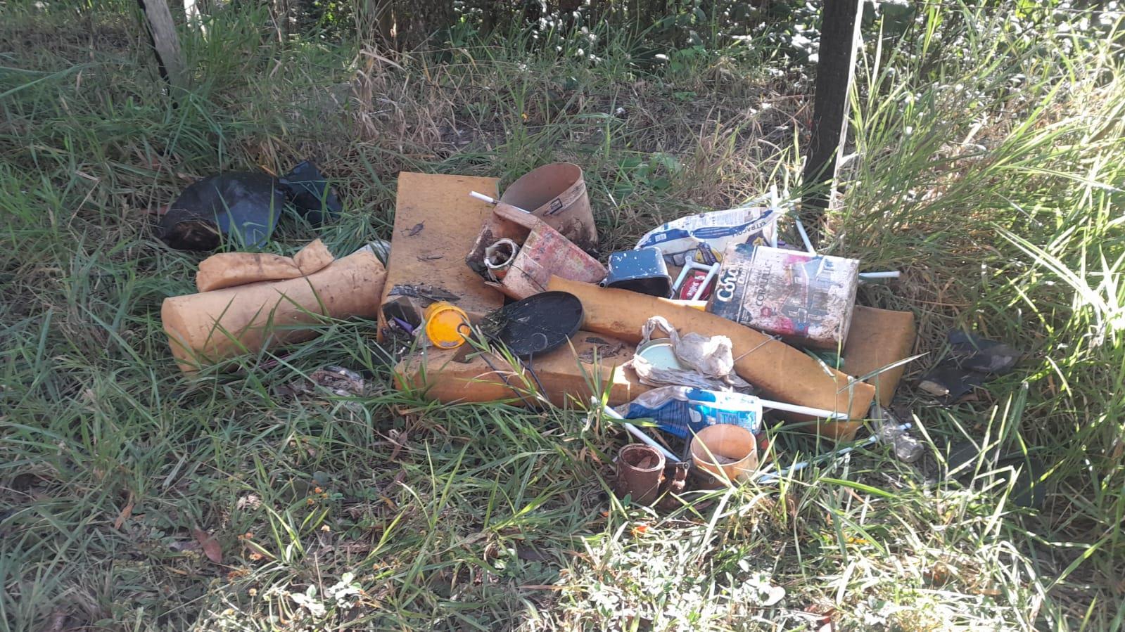 Prefeitura recolhe mais de 40 sacos de 100 litros em a&ccedil;&atilde;o contra a dengue nas ruas e rodovias de Monte Alegre do Sul (1)