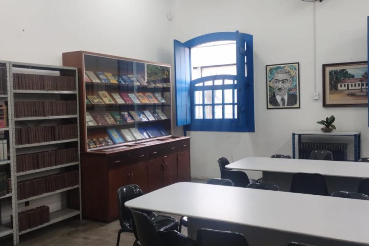 Biblioteca Histórica “Professo