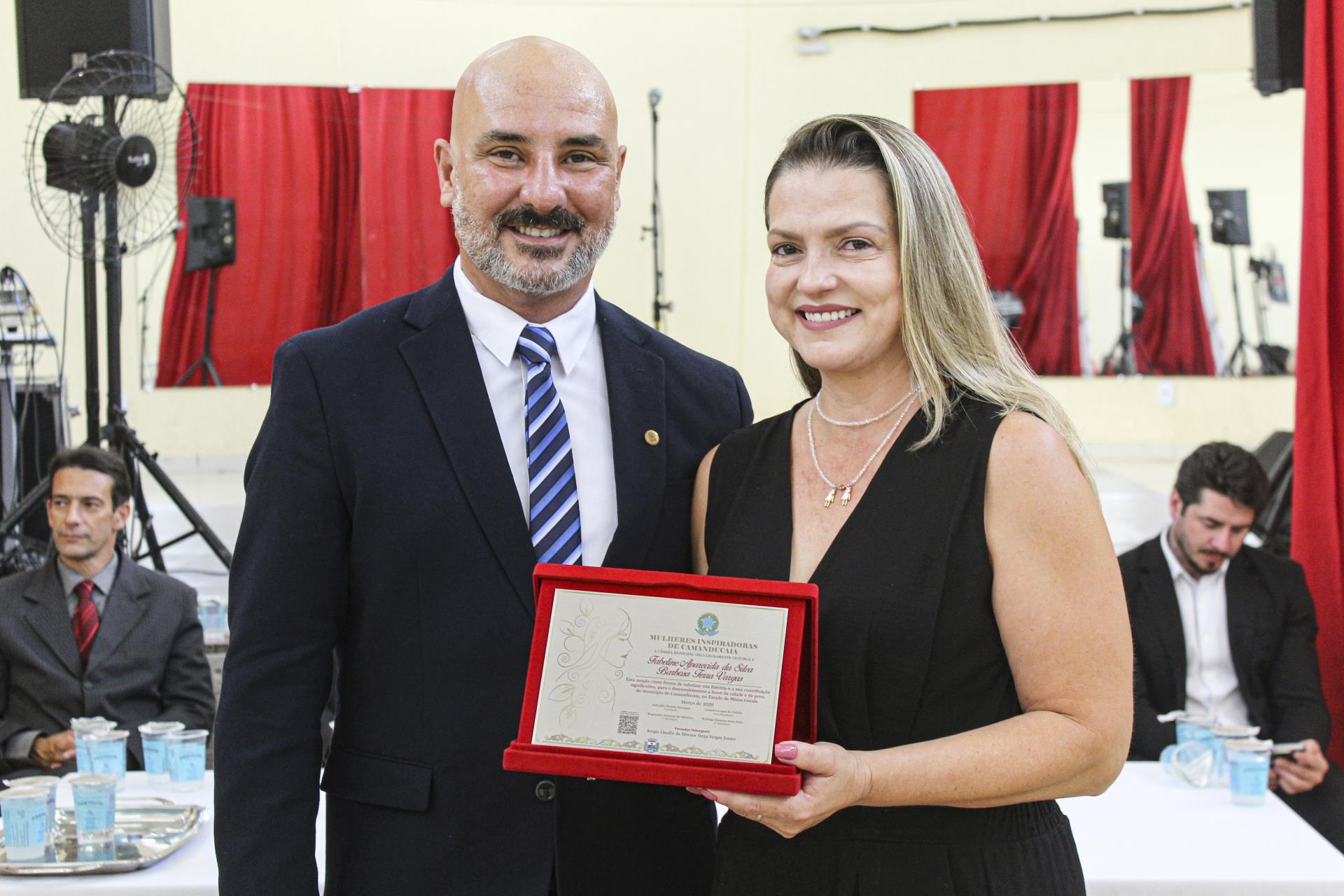 Fabeline Aparecida da Silva Barbosa Terra Vargas