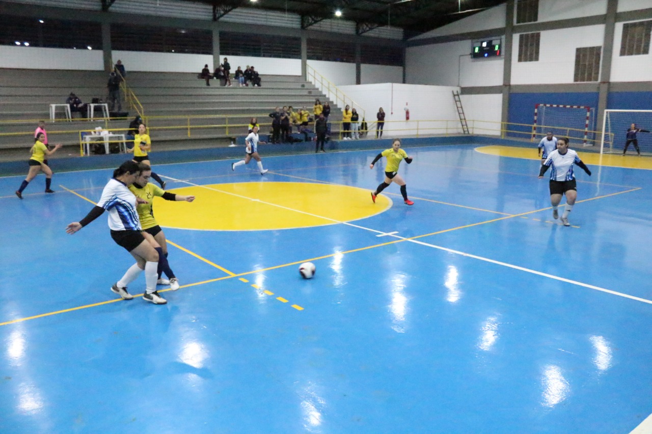 Goleadas marcam início da Copa Bragança Regional de Futsal Feminino 2022 (1)