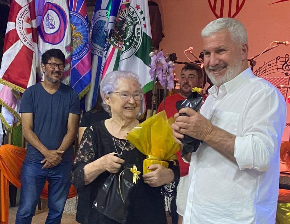 1 LIESB celebra Carnaval 2025 com emoção na entrega do Estandarte de Ouro – Troféu Mirim Acedo (1)