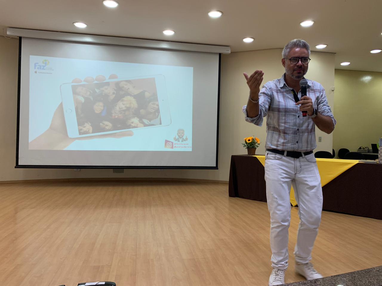 Mais de mil professores da Rede Municipal de Ensino participam de palestra sobre Educação Transformadora (2)