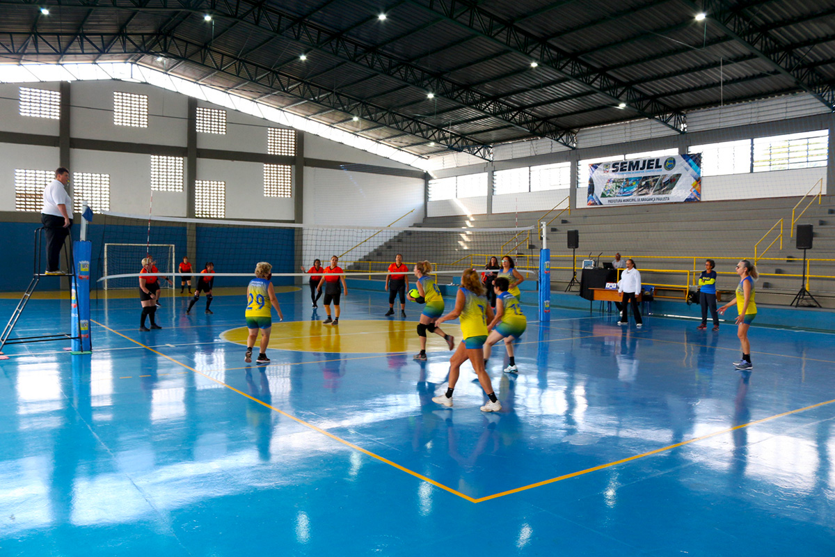 Pela 1ª vez na história, Vôlei Feminino de Louveira está na final