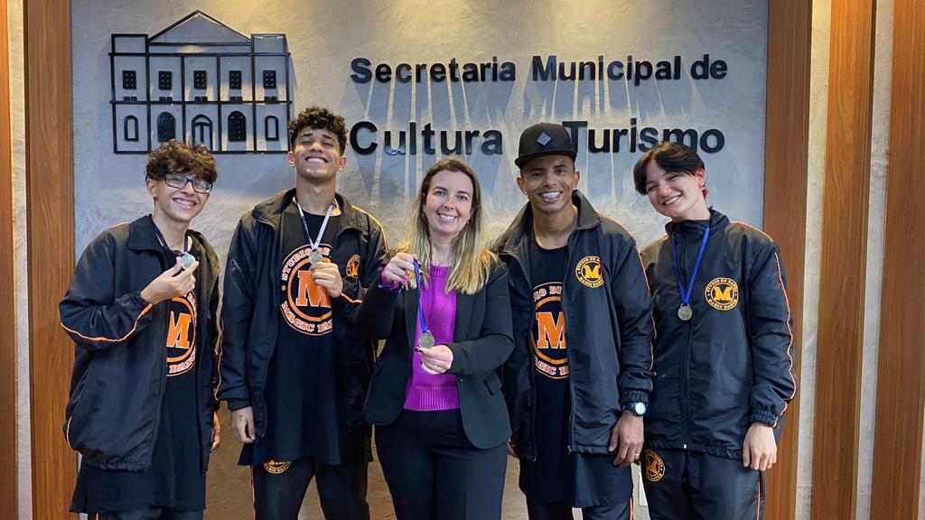 XXVII Festival de Danzas del Mercosur (2)