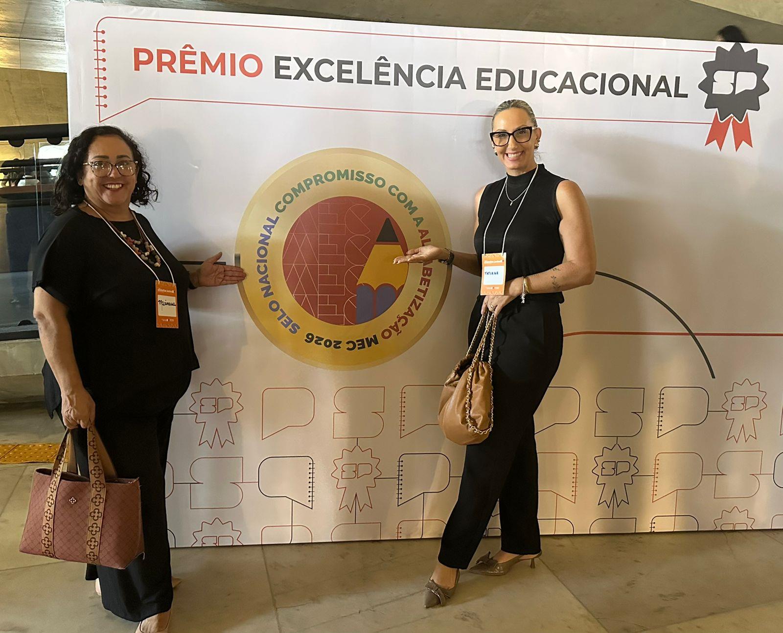 Chefe de Divis&atilde;o T&eacute;cnico-Pedag&oacute;gica (DITP), Marineusa Campos Moraes Antunes, e a Secret&aacute;ria Municipal de Educa&ccedil;&atilde;o, Tatiana Canquerini.