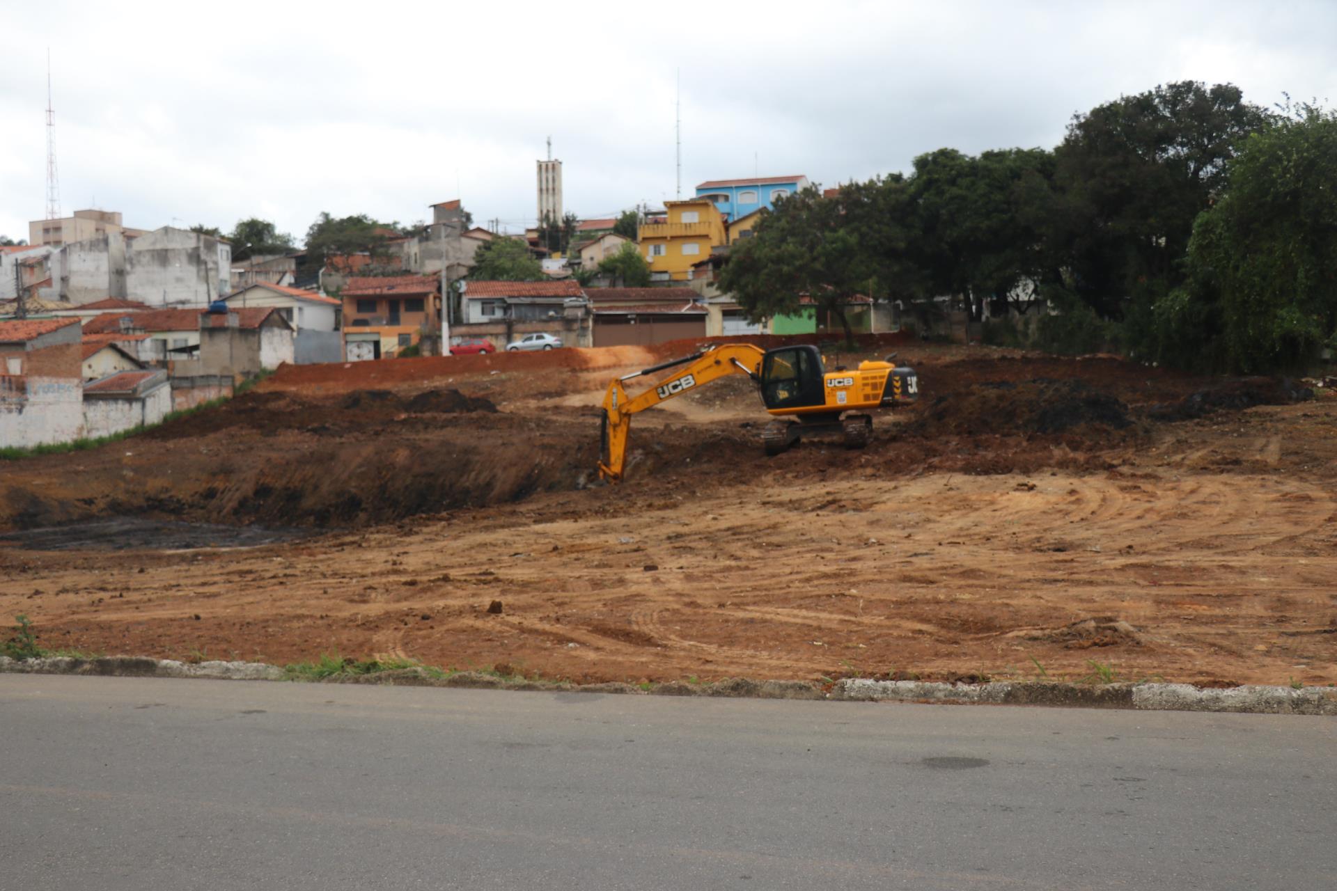 18.05.2022 Obras no sistema de drenagem pluvial na Avenida Euzébio Savaio seguem avançando (1)