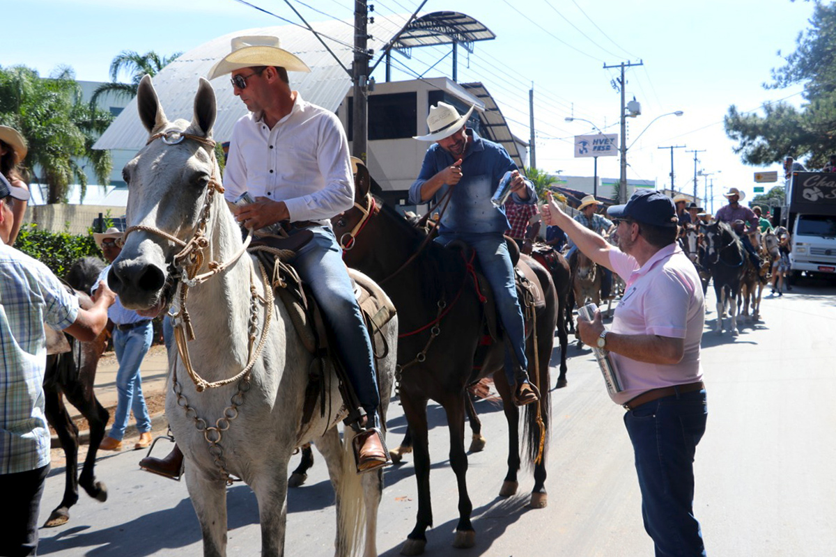 Cavalhada marca início dos festejos da Festa do Peão de Boiadeiro de  Bragança Paulista – O Atibaiense