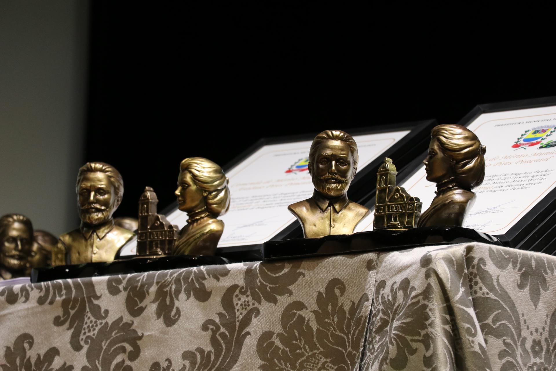 28.10.2022 Entrega das Comendas Ign&aacute;cia da Silva Pimentel e Ant&ocirc;nio Pires Pimentel (15)