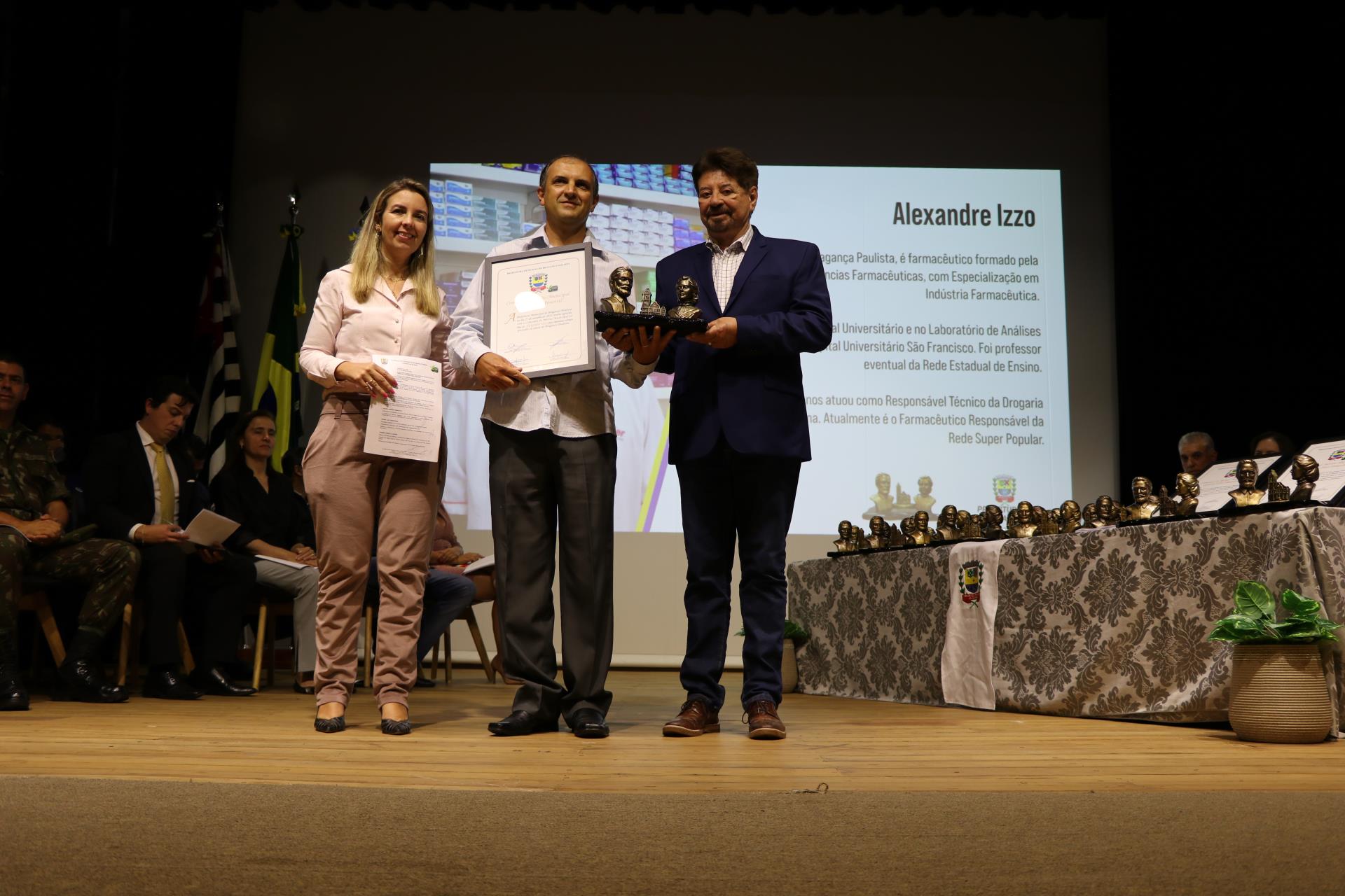 28.10.2022 Entrega das Comendas Ign&aacute;cia da Silva Pimentel e Ant&ocirc;nio Pires Pimentel (17)